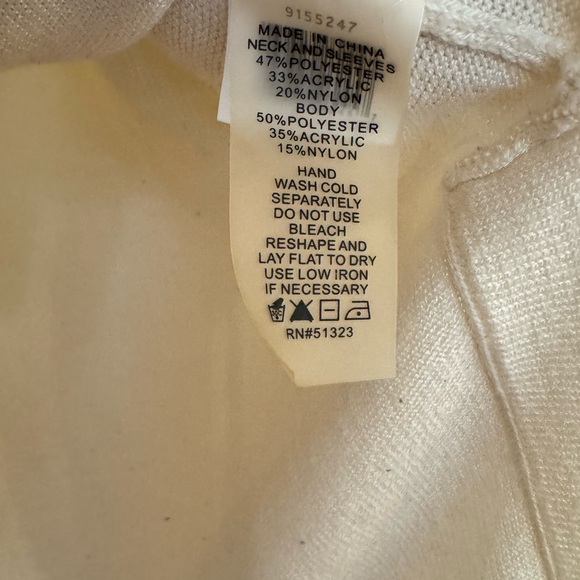 Vince Camuto Soft Cream Crew Neck Sweater, size XS - Picture 3 of 8